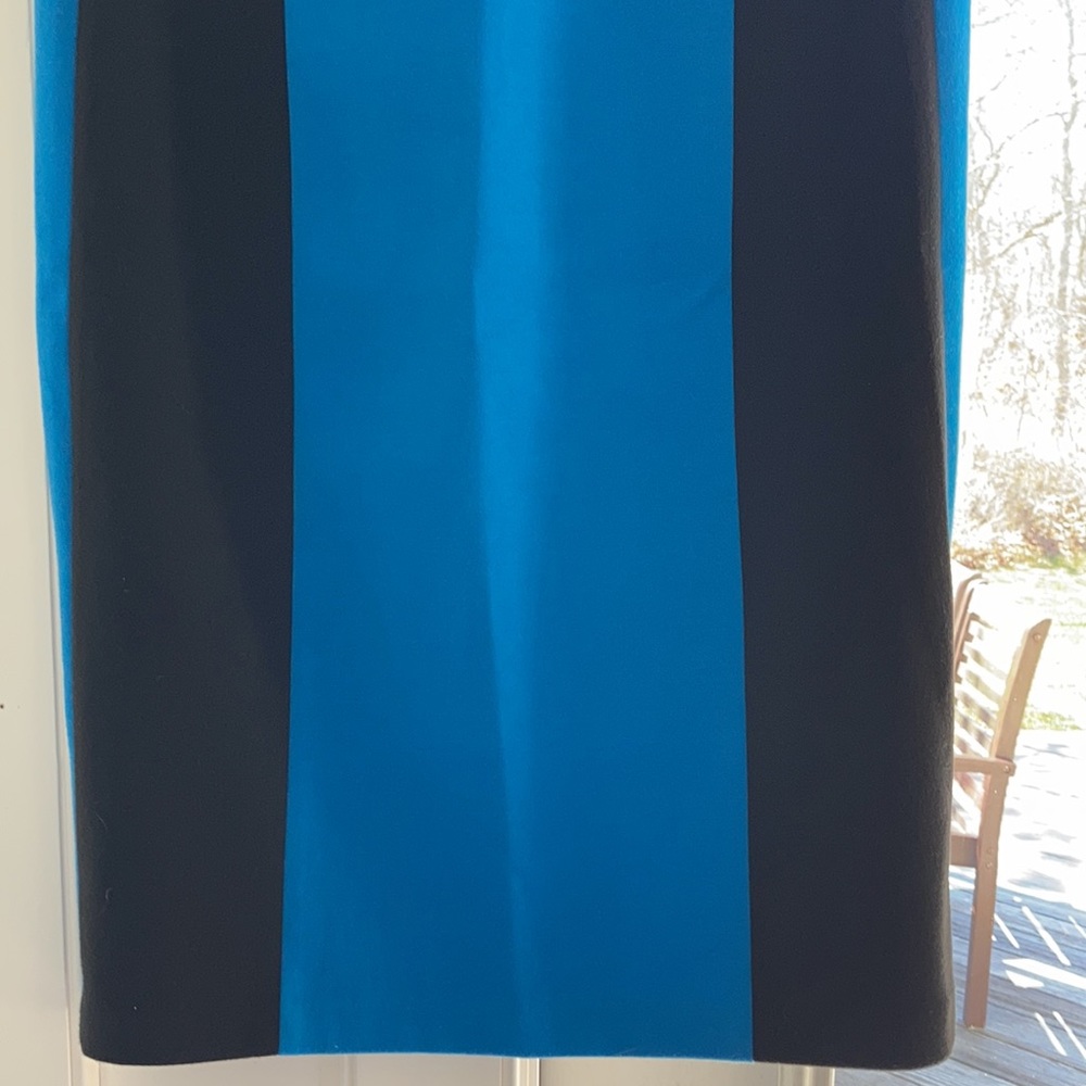 Simple Sheath Dress - Picture 3 of 10